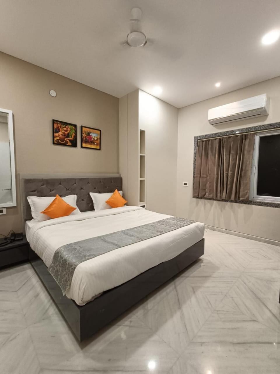 Hotel Shri Anand Dham, Nathdwara - 125 Meters Away From The Temple Quarto foto